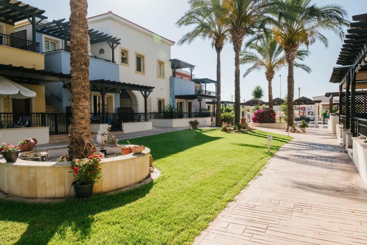 Aphrodite Gardens No.9 Luxury Apt Paphos Exteriér fotografie
